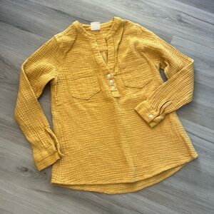 Mote mustard yellow shirt pullover